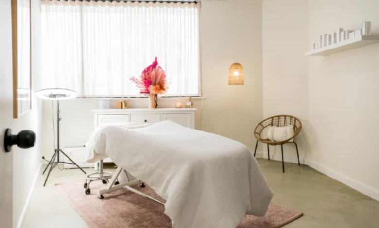 Choosing the Right Electric Massage Table Dimensions for Your Spa or Clinic