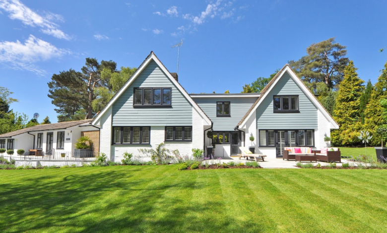 Why Working with a Local Home Construction Company Matters More Than Ever